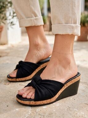 Donald J Pliner “Charm” Black Patent Cork Wedge Sandals – Size 6.5M (Pre‑Owned)
